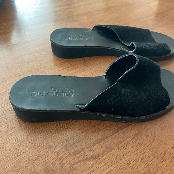 Little burgundy black suede asymmetrical sandals -size 6 us - Picture 2 of 3